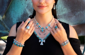 Chic in Blue: Turquoise Jewelry Transforming Fashion Landscapes